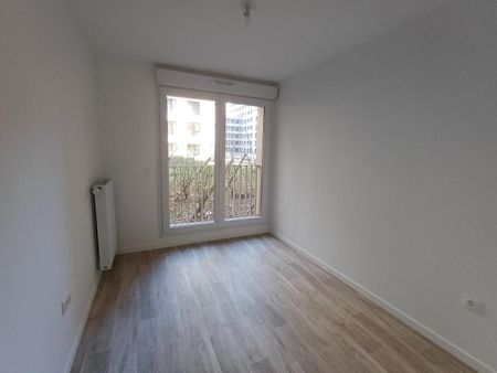 location Appartement T4 DE 76.6m² À BOBIGNY - Photo 2