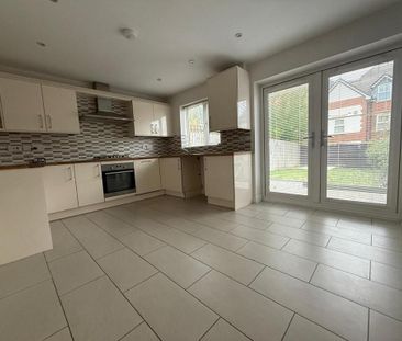 3 bedroom semi-detached house to rent - Photo 6