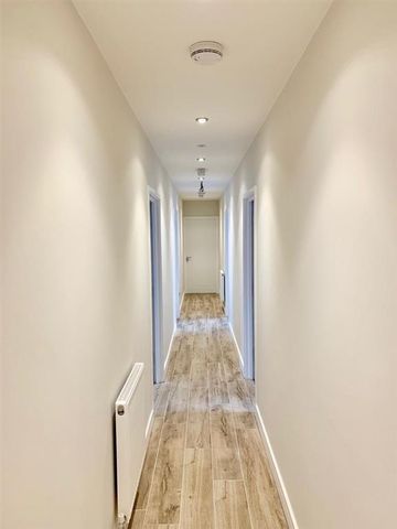 Eastcott Road, SWINDON - Photo 5