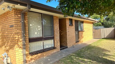 Refined Comfort and Effortless Convenience in the Heart of Lavington - Photo 2