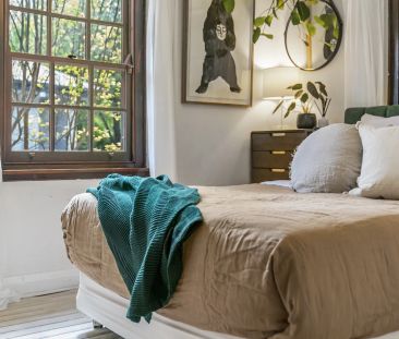 Charming Character-Filled Garden Home - Photo 4