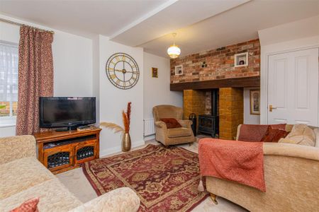 3 bed House To Let - Photo 2