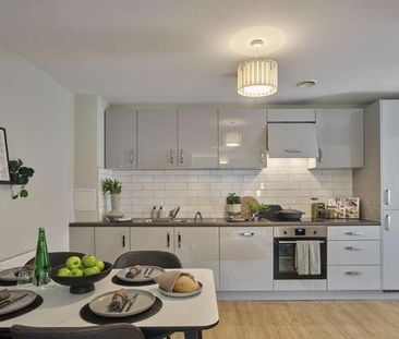 Newbury, Berkshire, RG14 - Photo 2