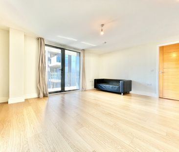 2 Bed Flat, Charter House, IG1 - Photo 2