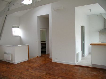 Location Appartement 4 pièces 97m² BORDEAUX 33000 - Photo 3