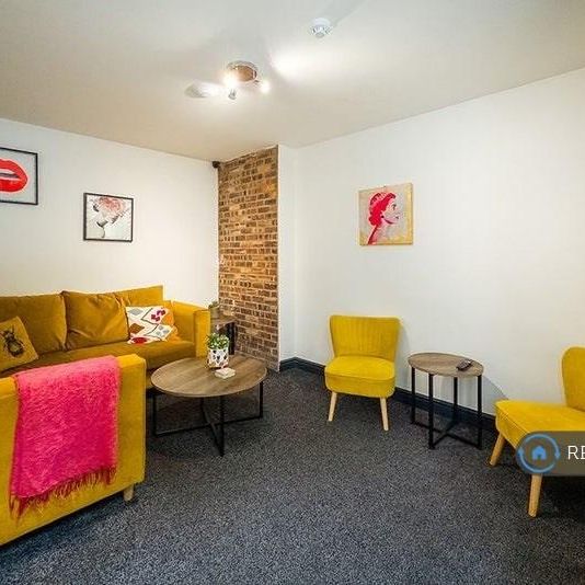 1 bedroom in a house share to rent - Photo 1