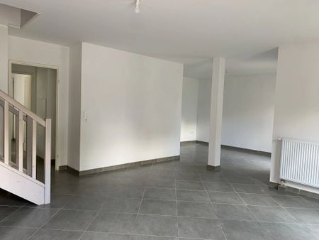 Location Maison 3 pièces 86 m2 à Pourcieux - Photo 2