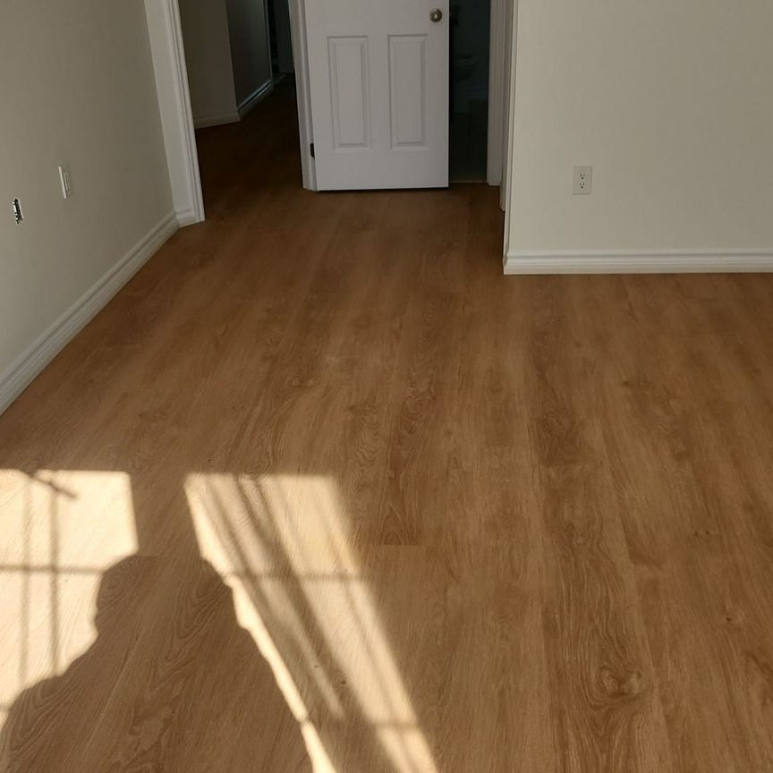 For Lease - 7 Village Gate Drive, Wasaga Beach, Ontario - Photo 1