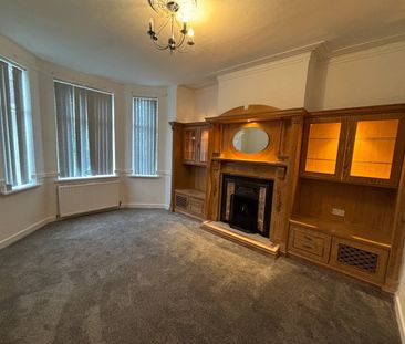 3 Bed Terraced House, Oak Road, M7 - Photo 2