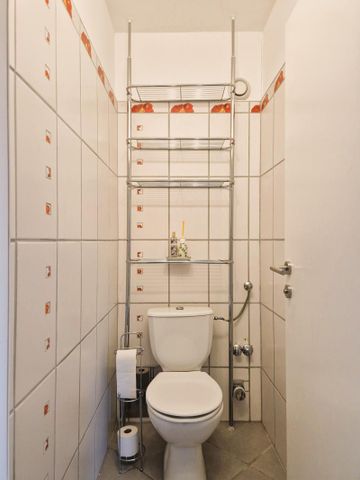 Leonding - Gaumberg! Sonnige und ruhig gelegene 3-Zimmer-Wohnung, 79 m² inkl. Loggia, Küche möbliert, Parkplatz! - Photo 4