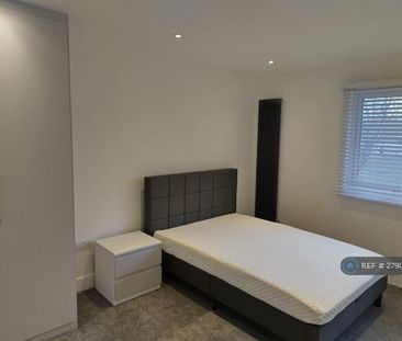 4 bedroom terraced house to rent - Photo 2