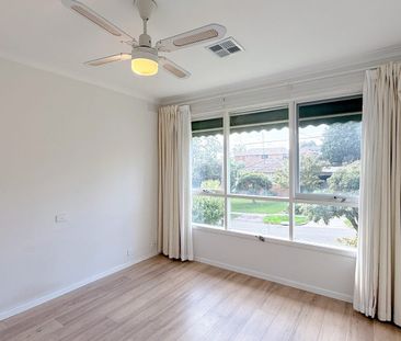 Family Home with Multiple Living Areas and Year-Round Comfort - Photo 2