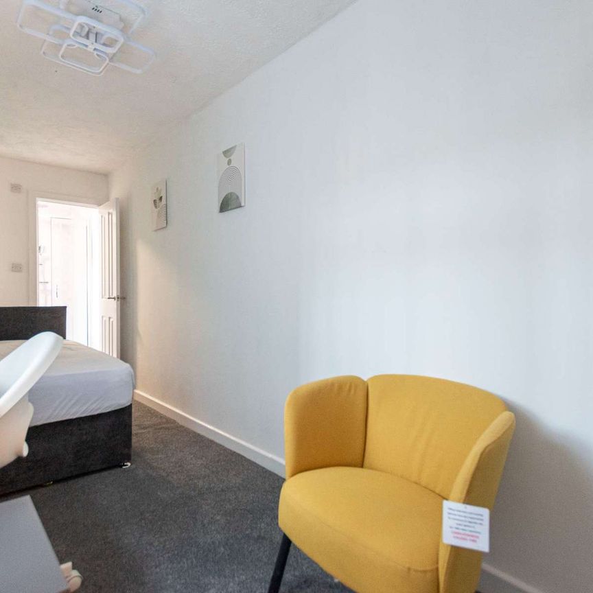 Grundy Street Room 4 - Photo 1