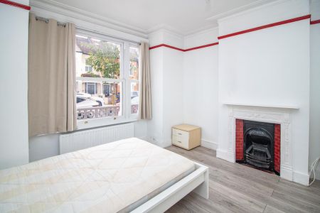 4 bedroom terraced house to rent - Photo 4