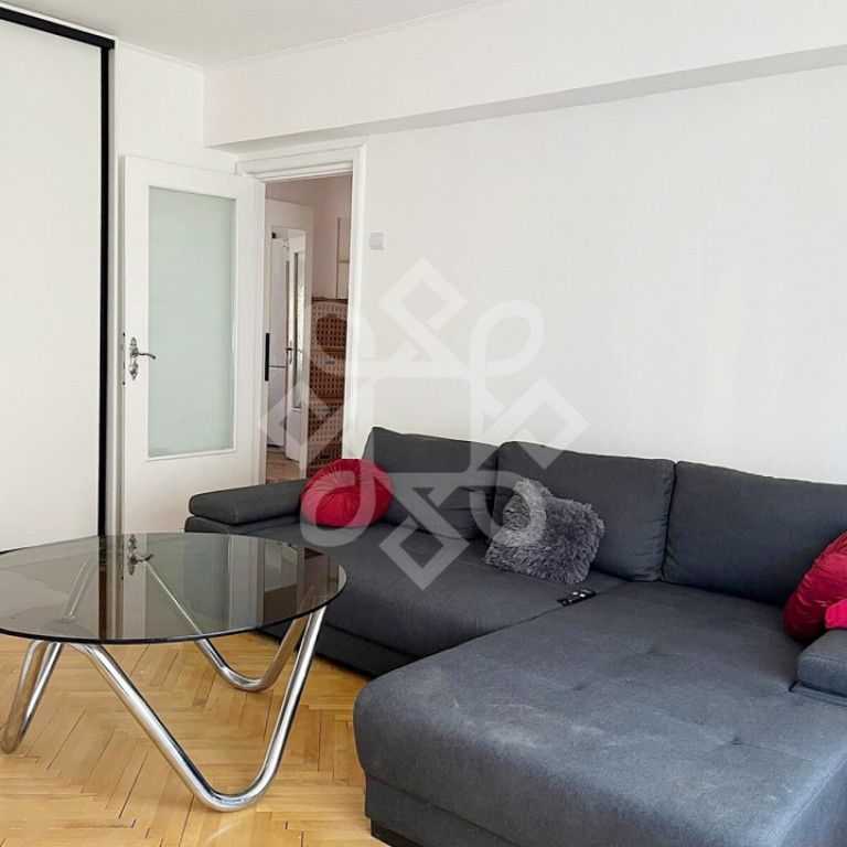 Apartament cu 3 camere de inchiriat pe bld. Stefan cel Mare - Photo 1