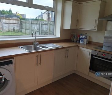 2 bedroom semi-detached house to rent - Photo 6