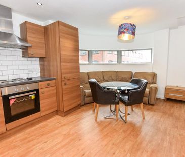 2 bedroom flat to rent - Photo 2