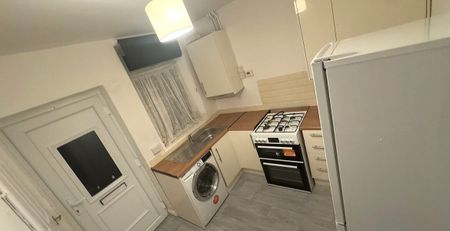 Flaxpiece Road, Clay Cross, Chesterfield, S45 9HB - Photo 3