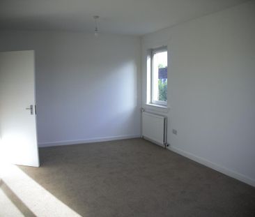 6 bedroom semi-detached house to rent - Photo 1