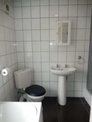 4 Bed Terrace hose, Lambton street - Photo 1