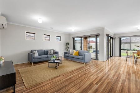 Stunning Family Home - Lara - Photo 3