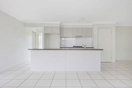 Fantastic low maintenance home! - Photo 4