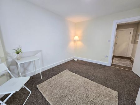 2 Bed Flat, Brockley Road, SE4 - Photo 3