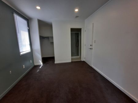 Lock up & leave - Photo 3