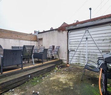 4 bedroom terraced house to rent - Photo 2