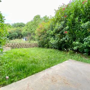 2 PIECES AVEC JARDIN ET PISCINE - Photo 2