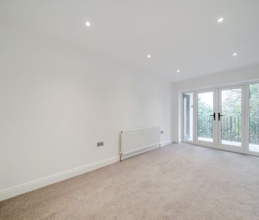 1 Bed Flat, West Hill, CR2 - Photo 3