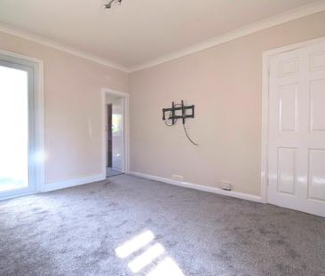2 bedroom semi-detached bungalow to rent - Photo 3