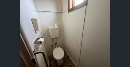 Tidy 2 Bedrooms - Photo 3