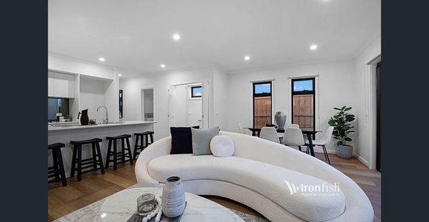 4 BEDROOM TOWNHOUSE AVAILABLE! - Photo 1