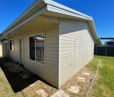 PRIVATE AND WALKING DISTANCE TO CBD - Photo 5