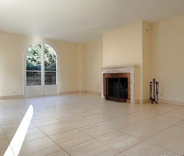 Maison • Le Chesnay-Rocquencourt - Photo 2