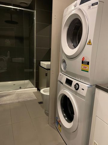 West Melbourne - Photo 2