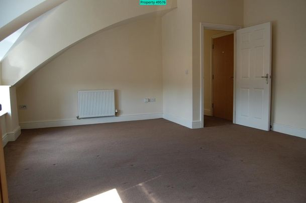 2 bedroom block of apartments to rent - Photo 1