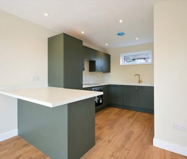 1 bedroom semi-detached bungalow to rent - Photo 2