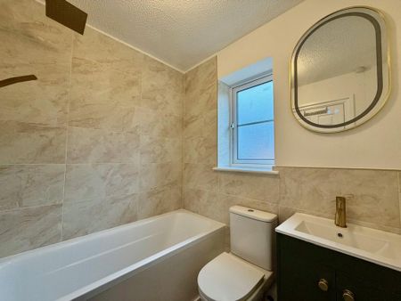 2 bedroom semi-detached house to rent - Photo 5