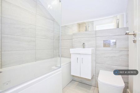 3 bedroom detached house to rent - Photo 2