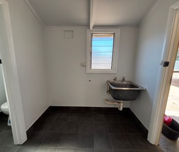 To register & apply for this property, please use this link: https:... - Photo 4