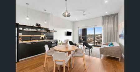 Stylish Semi-Furnished Apartment in Prime Devlin Location - Photo 2