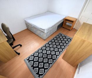 4 bedroom House in Thornville Street, Leeds - Photo 2