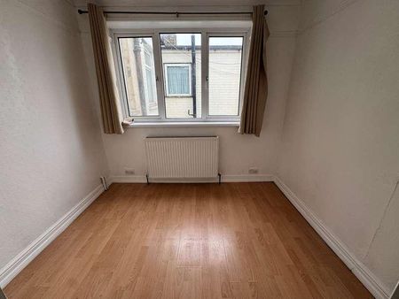 Masterman Road, London, E6 - Photo 4