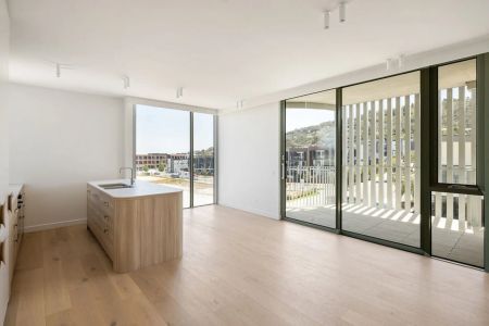 Waterfront Living at Its Finest – Stylish 1st Level Apartment - Photo 5