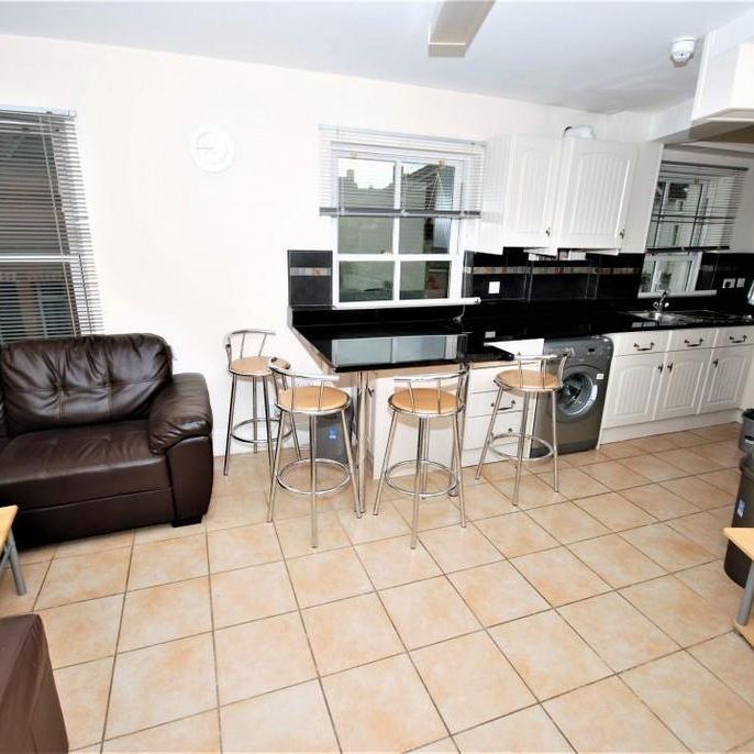3 bedroom apartment to rent - Photo 1