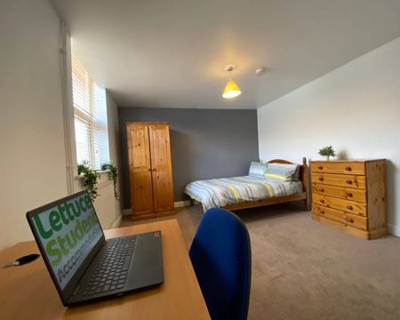 8 Bedrooms, 45 Lower Ford Street – Student Accommodation Coventry - Photo 2