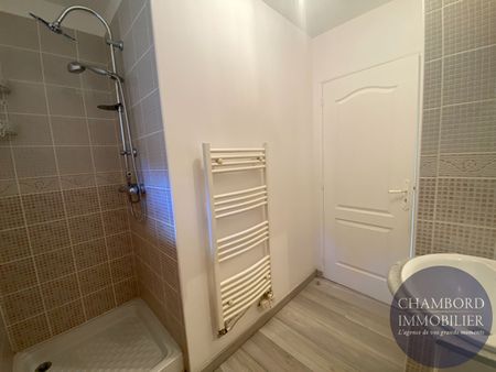 À louer - Maison de bourg de 88 m² située à Contres, proche des commerces - Photo 3