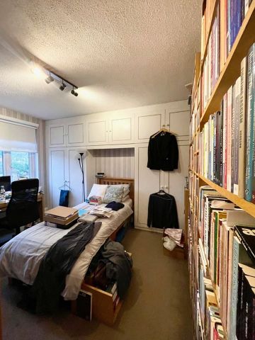 3 Bed Terraced House, Norwood Gardens, IG5 - Photo 3